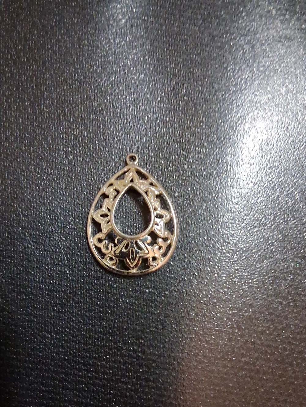 Filigree Teardrop Pendant in Silver
